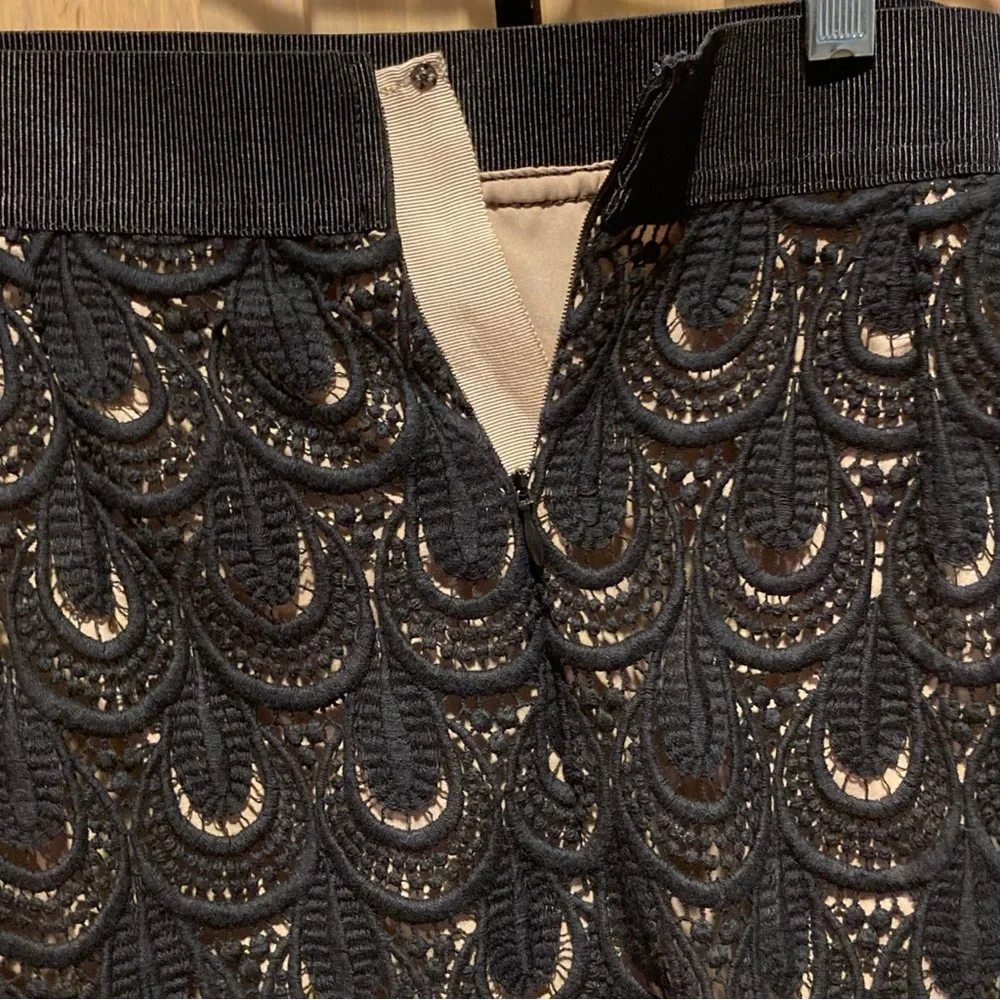 NWT Ann Taylor Black Guipure Lace Evening Skirt size 8 T